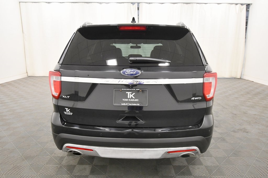 2017 Ford Explorer XLT photo 3