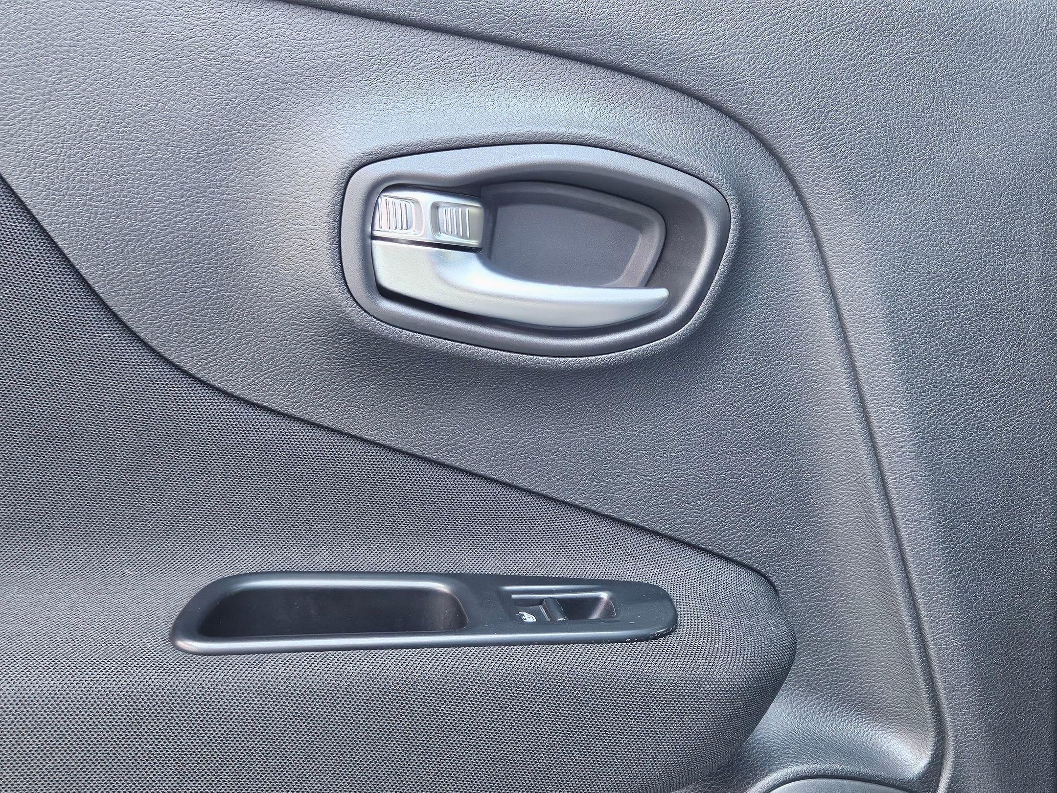 2021 Jeep Renegade Latitude photo 17
