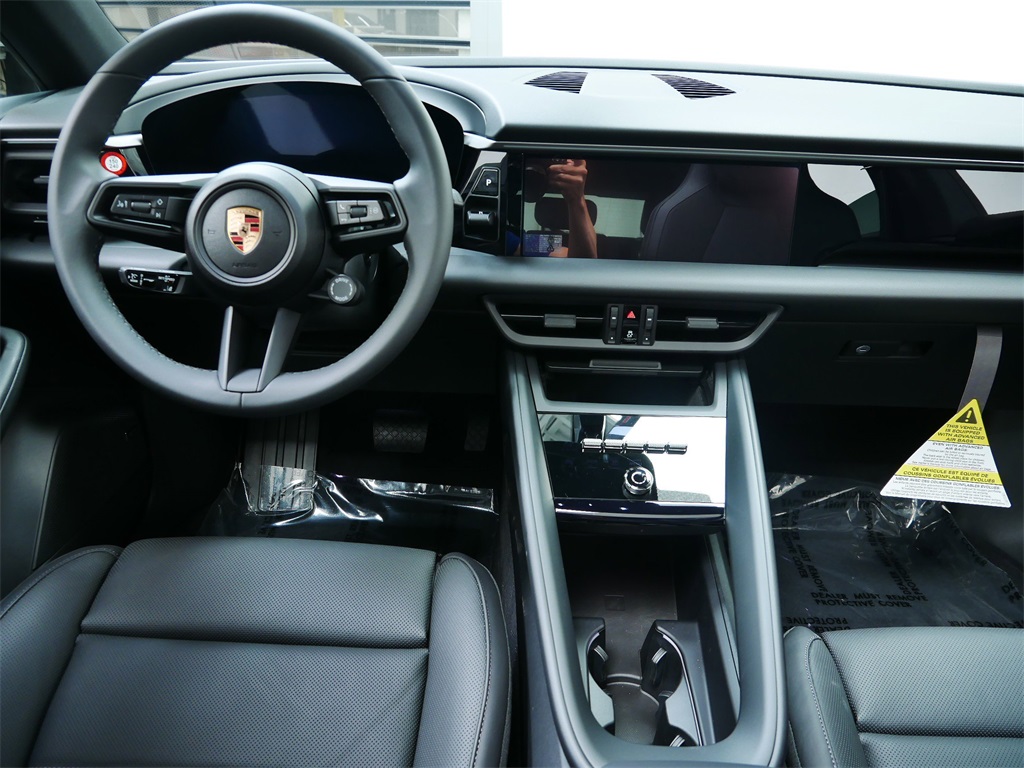 2025 Porsche Macan Electric 4 photo 16