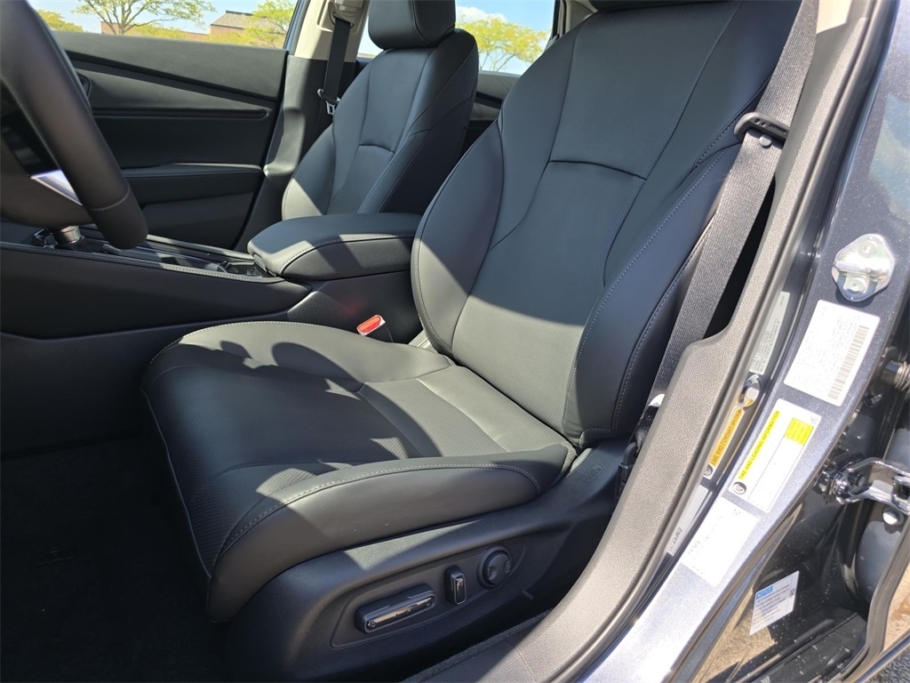 2025 Honda Accord Hybrid Touring photo 21