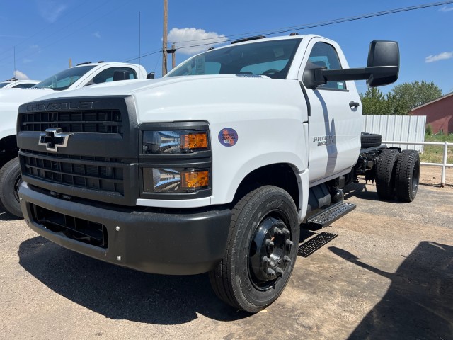 2024 Chevrolet Silverado 4500 Medium Duty Chassis Cab Work Truck's photo