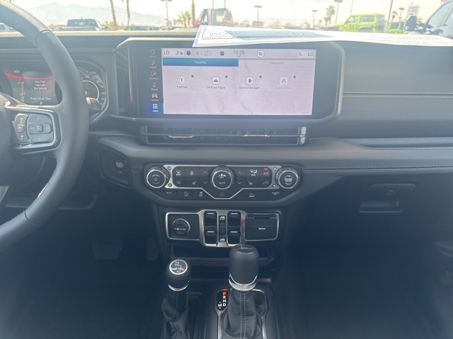 2025 Jeep Gladiator Sport photo 13