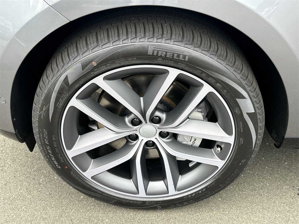 2025 Land Rover Range Rover SE photo 8