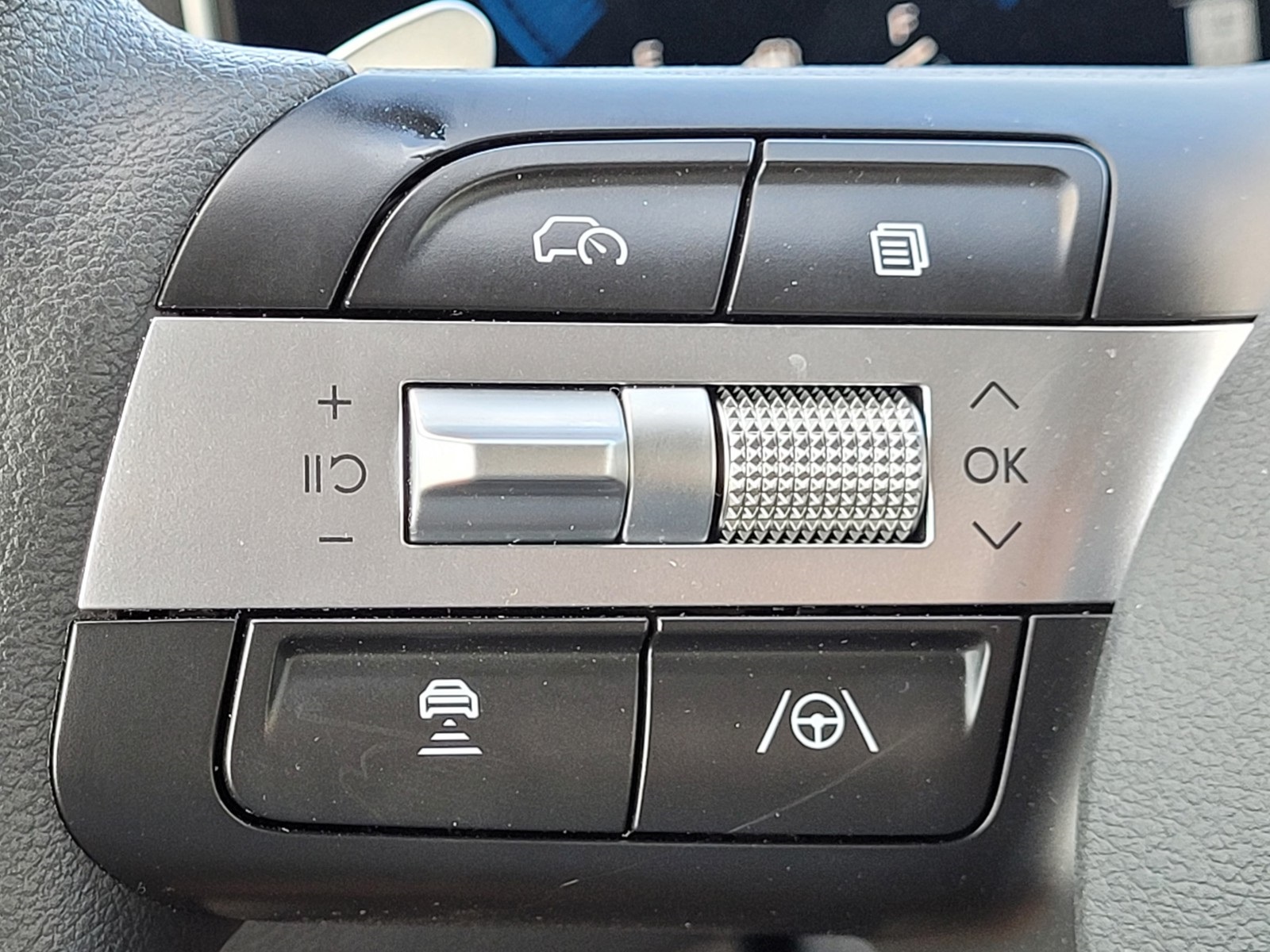 2025 Hyundai Sonata SEL photo 22