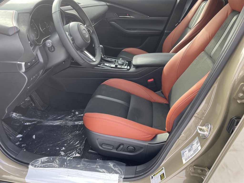 2025 Mazda CX-30 2.5 Turbo Carbon photo 11