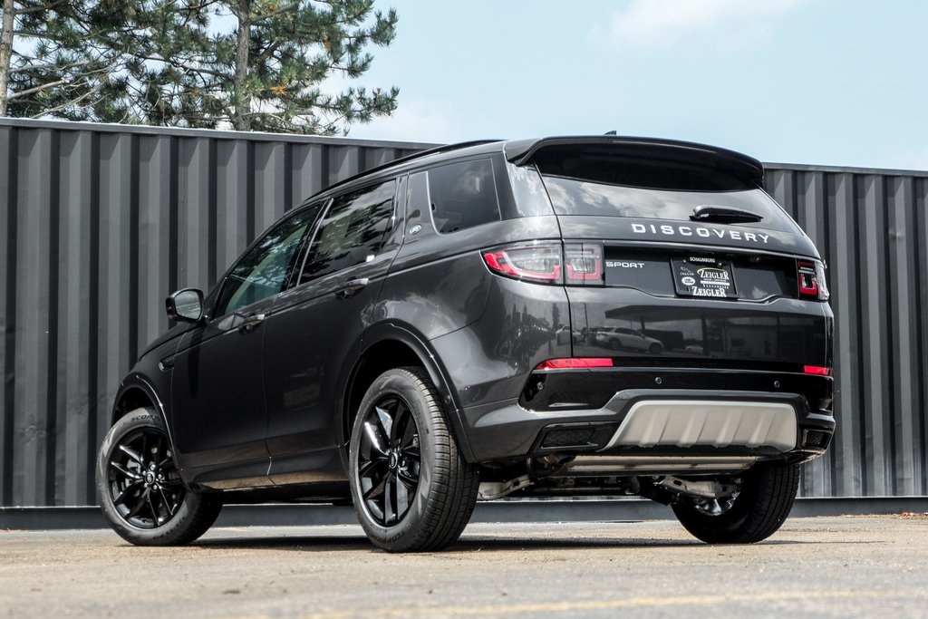 2024 Land Rover Discovery Sport S photo 2