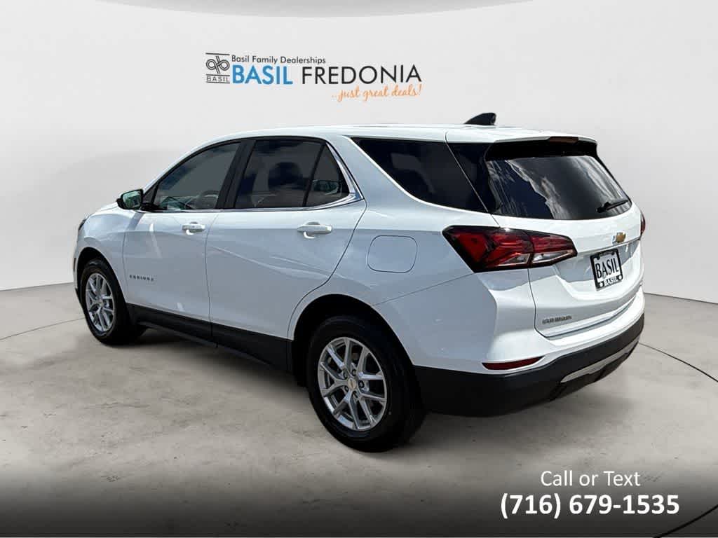 2023 Chevrolet Equinox LT photo 2