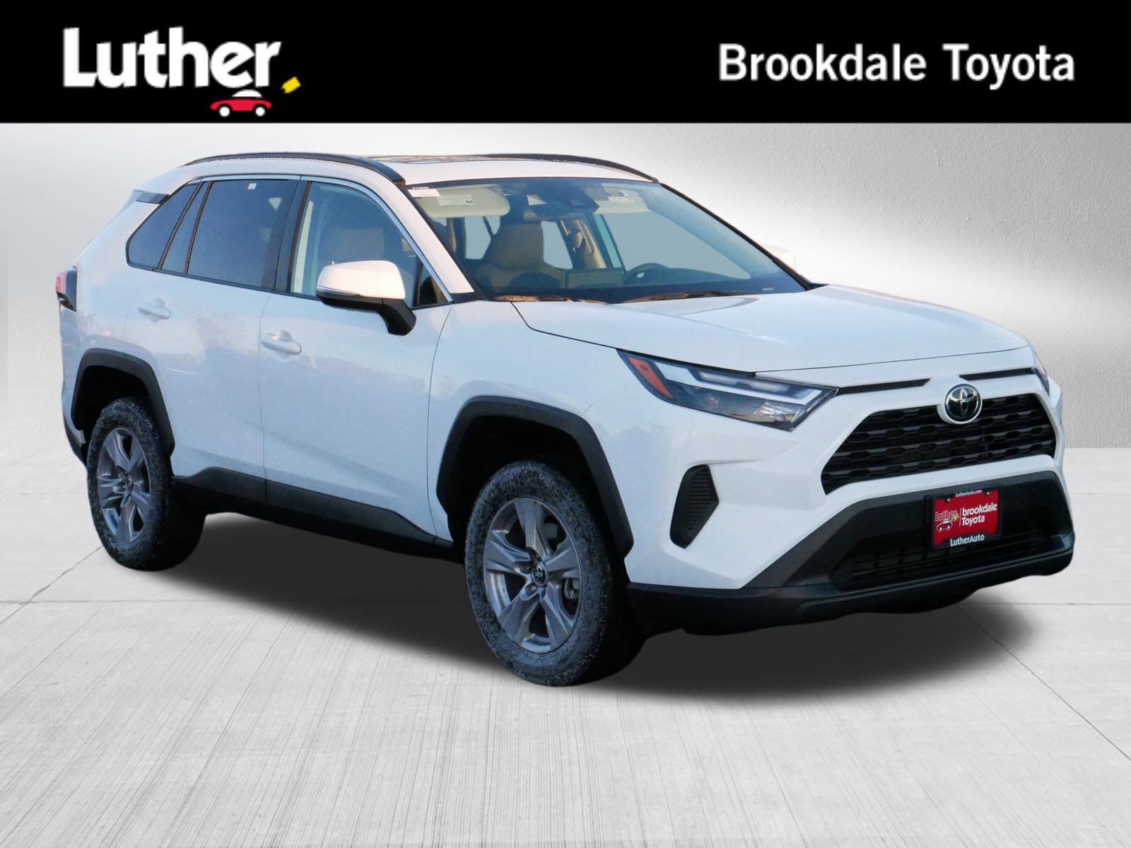 2025 Toyota RAV4 XLE's photo