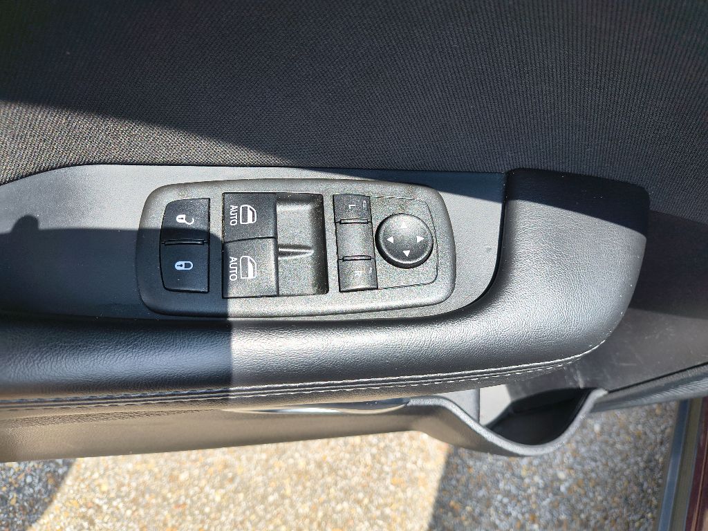 2022 Dodge Challenger SXT photo 11
