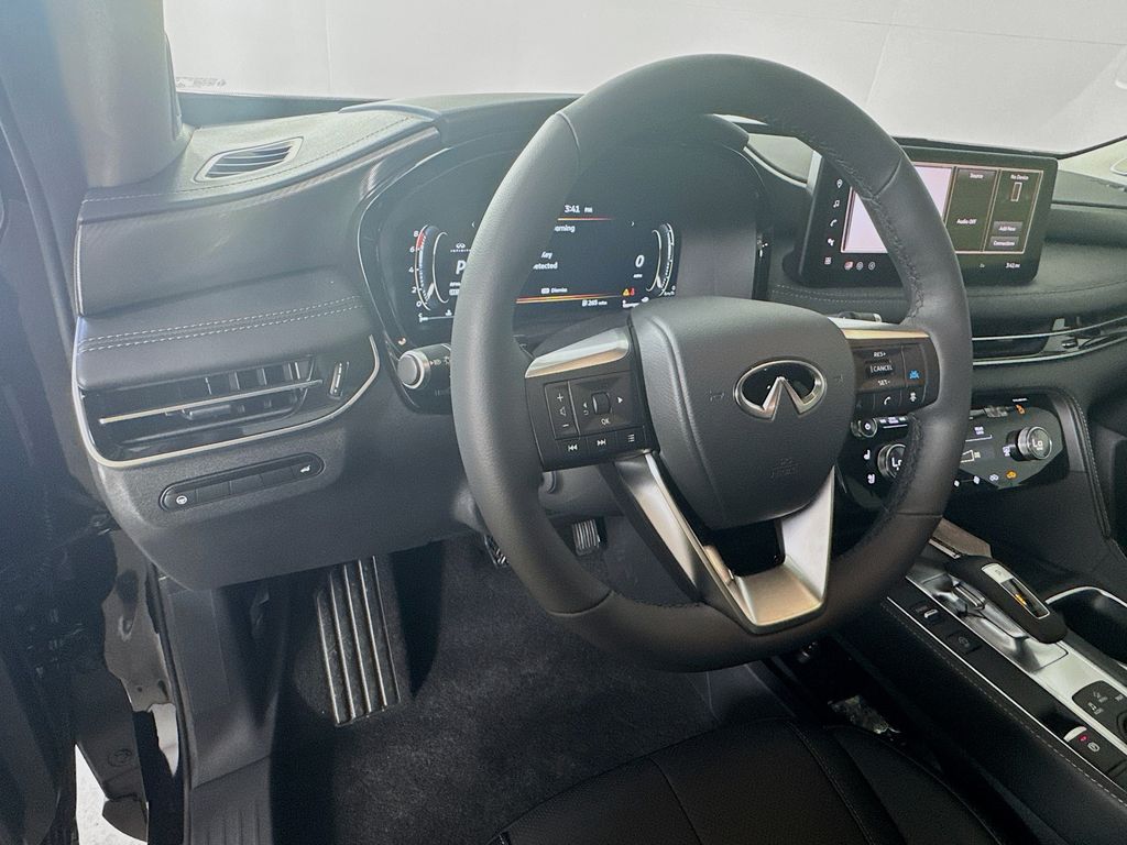 2026 Infiniti QX60 Luxe photo 9