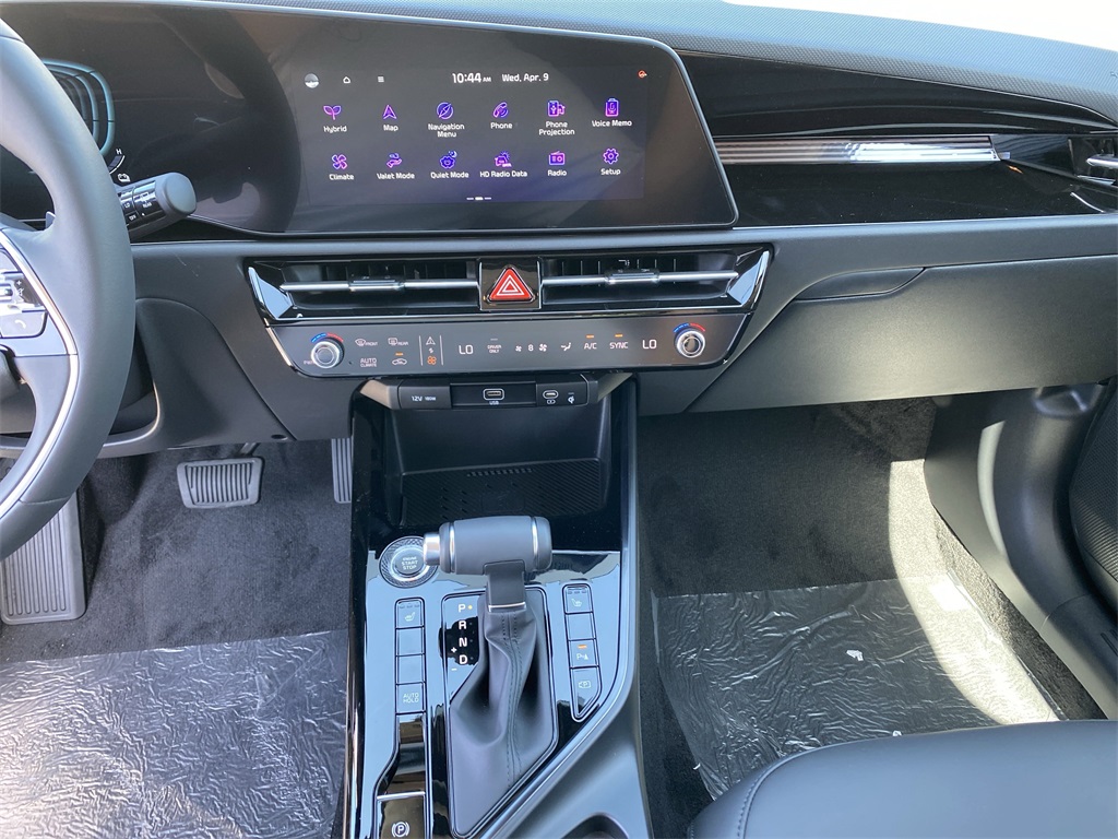 2025 Kia Niro EX photo 13