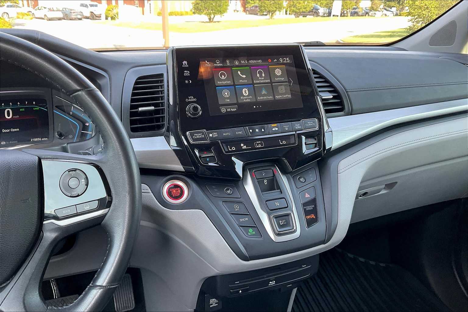 2019 Honda Odyssey Touring photo 6
