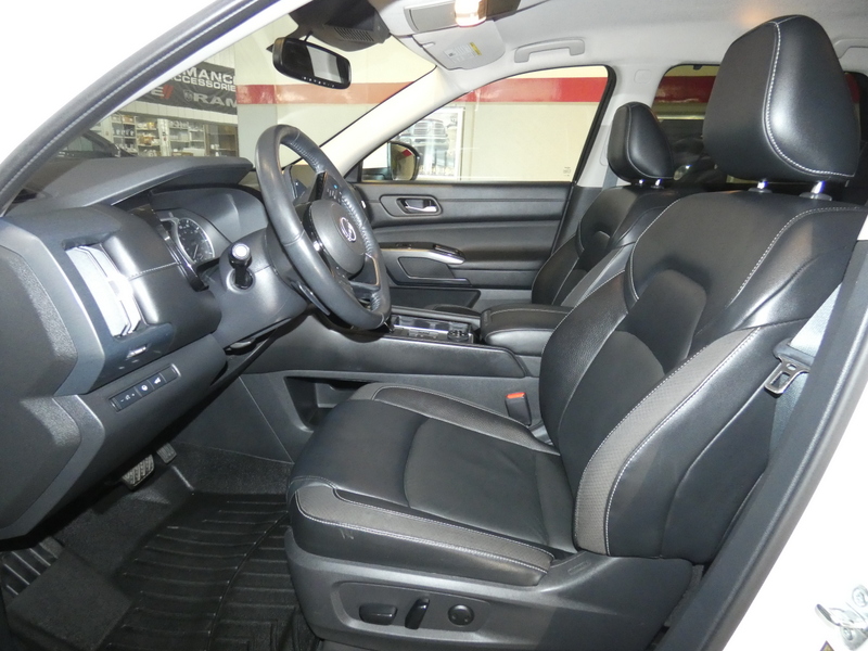 2022 Nissan Pathfinder SL photo 10