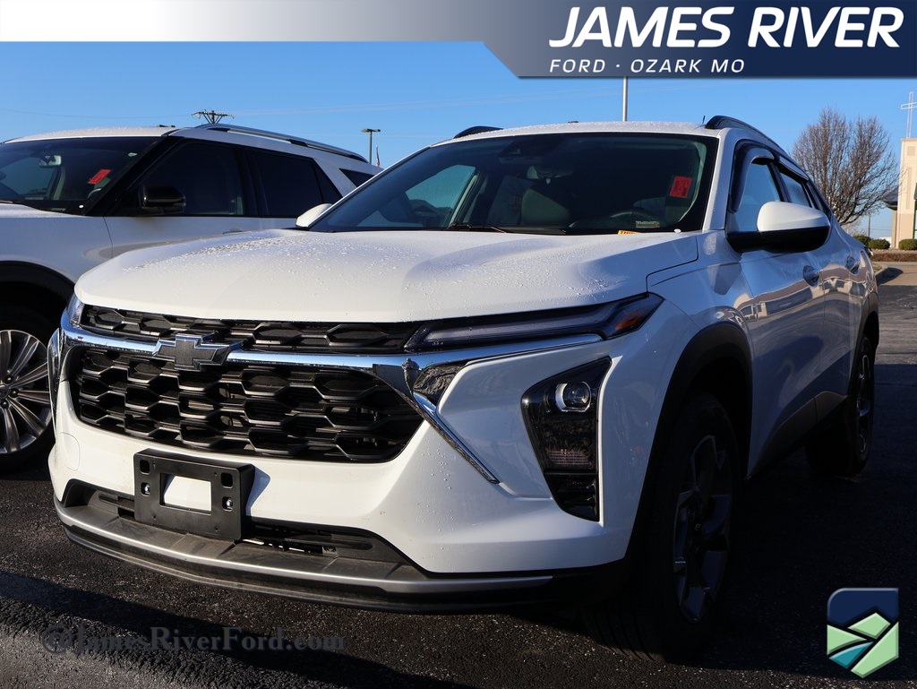 2025 Chevrolet Trax LT's photo