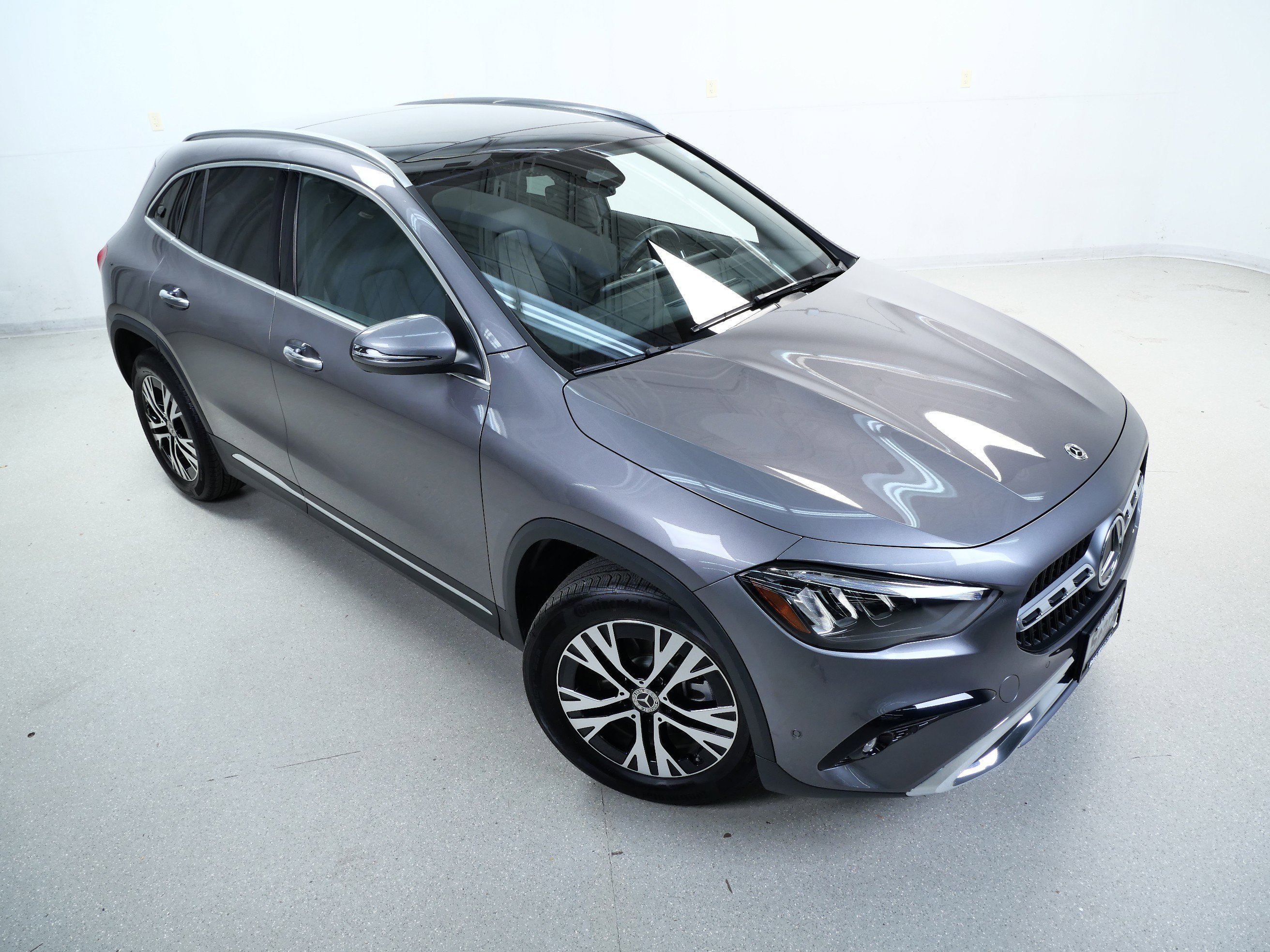 2025 Mercedes Benz GLA 250 4MATIC photo 4