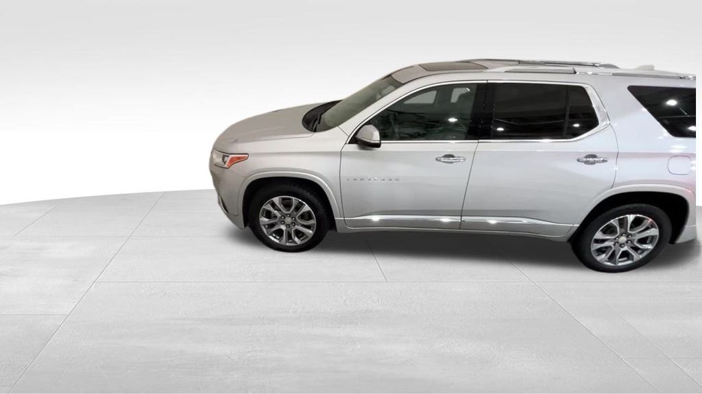 2021 Chevrolet Traverse Premier photo 15