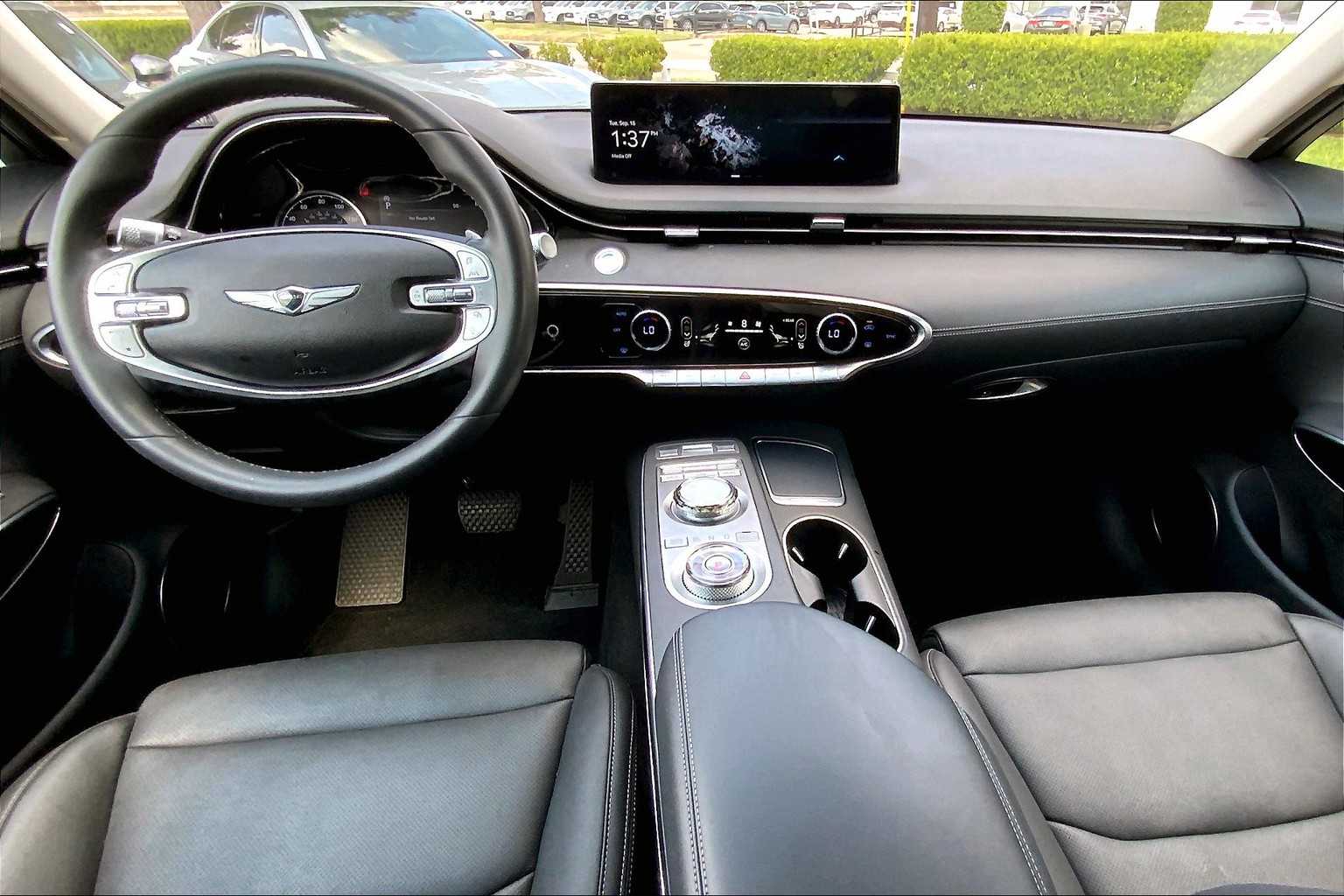 2025 Genesis GV70 2.5T photo 14