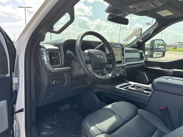 2025 Ford F-250 Platinum photo 11