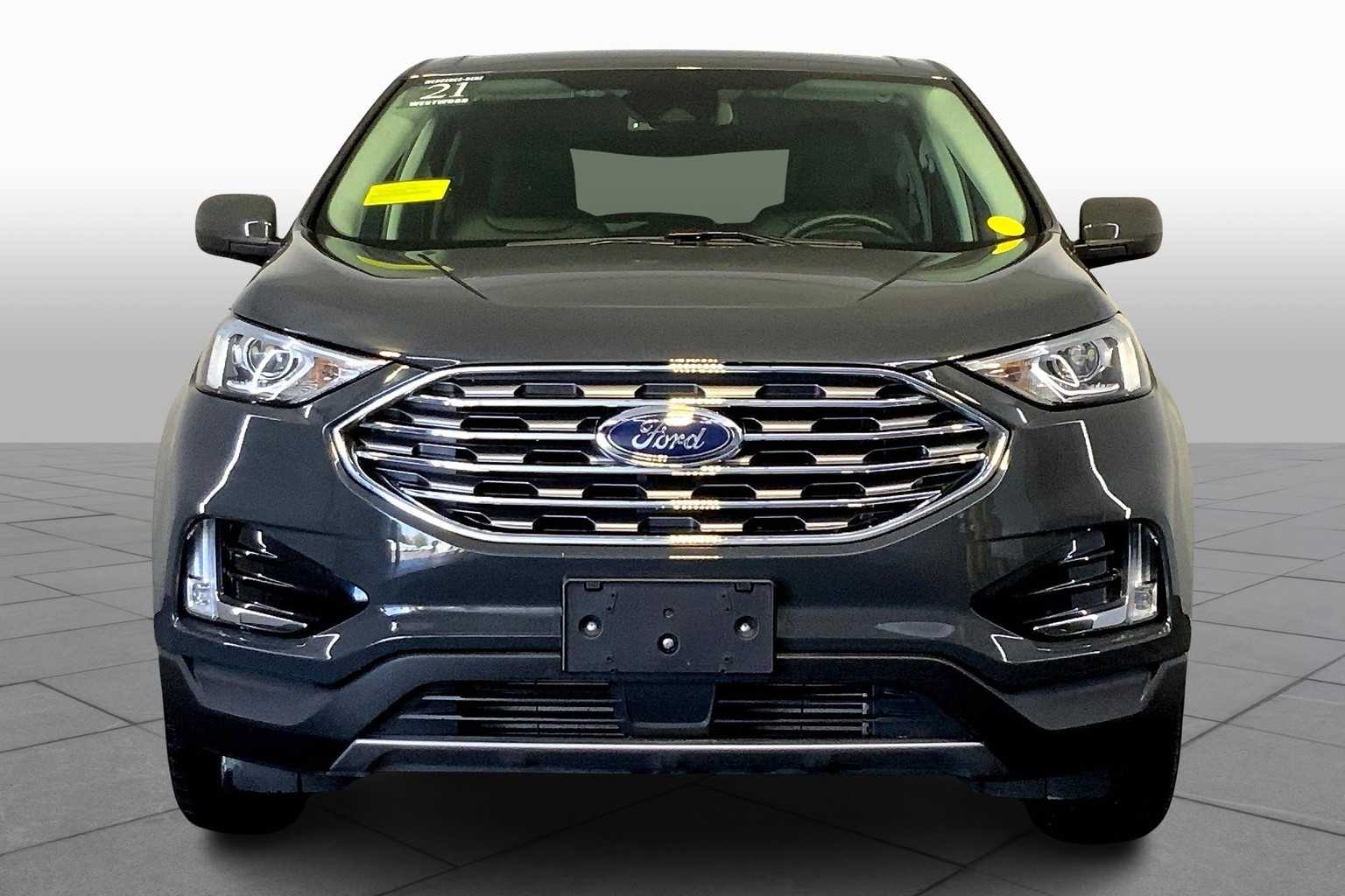 2021 Ford Edge SEL photo 3