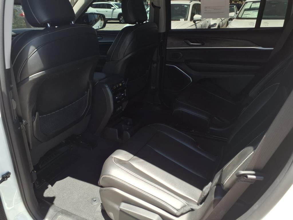 2023 Jeep Grand Cherokee Limited photo 16