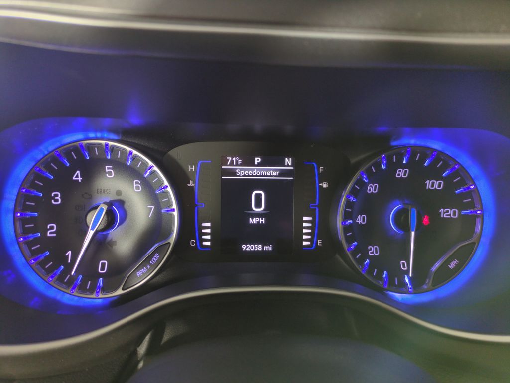 2020 Chrysler Pacifica Touring photo 14