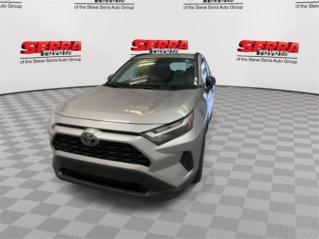 2025 Toyota RAV4 Hybrid LE photo 4