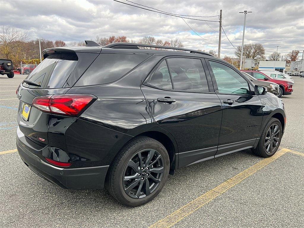 2023 Chevrolet Equinox RS photo 2