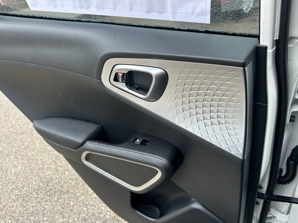 2025 Kia Soul S photo 12