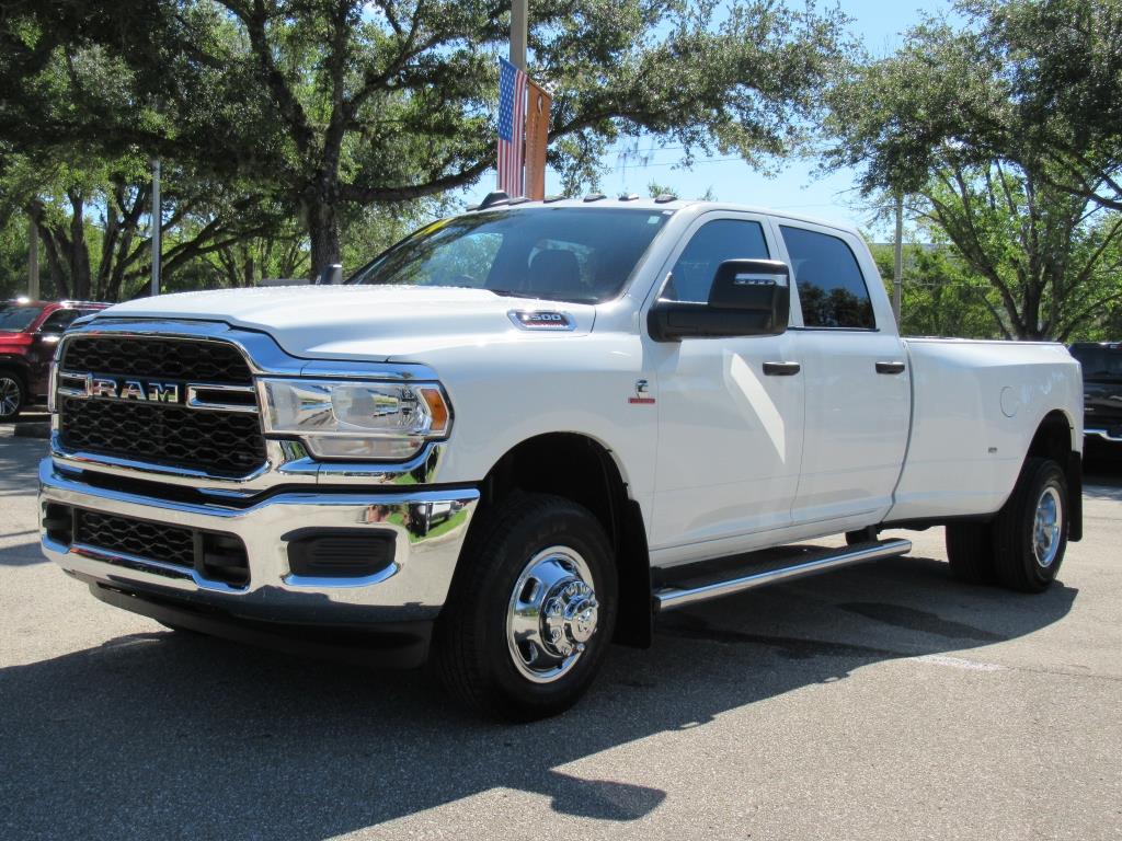 2024 Ram 3500 Tradesman photo 3