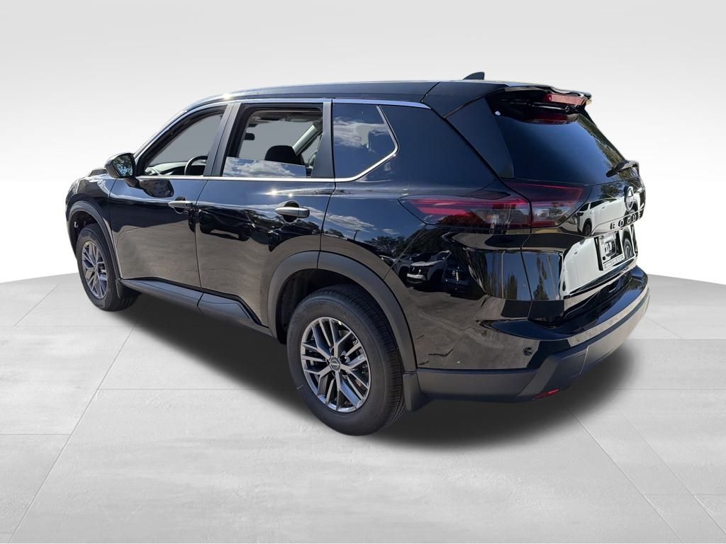 2026 Nissan Rogue S photo 3