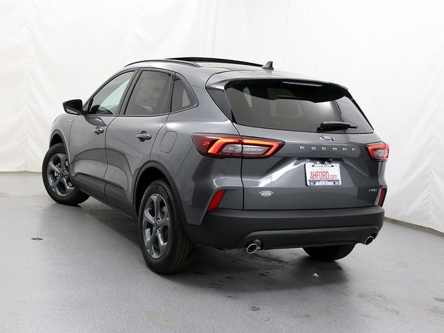 2026 Ford Escape ST-Line photo 3