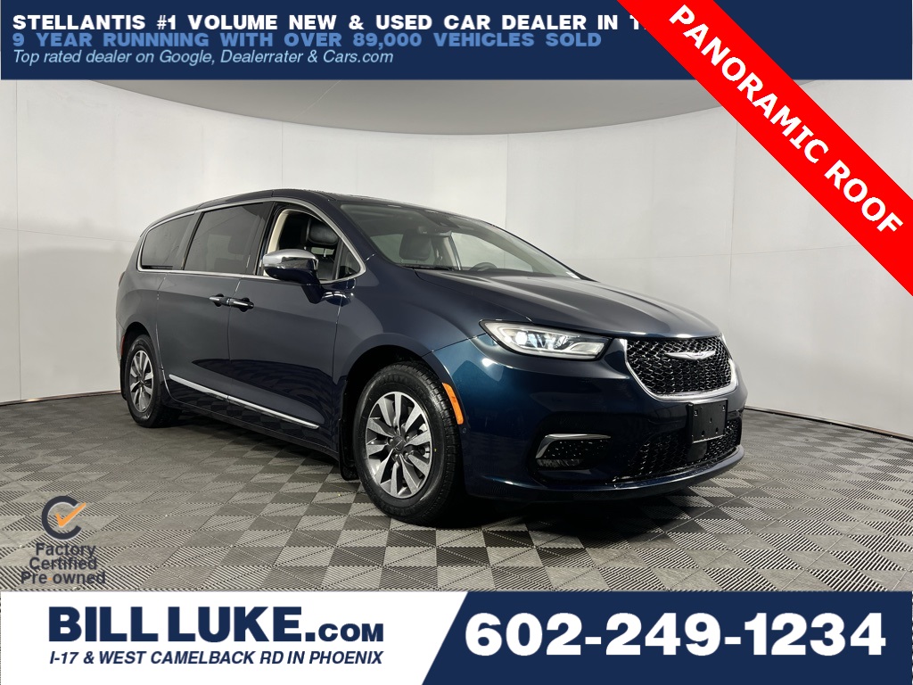 2022 Chrysler Pacifica Hybrid Limited's photo