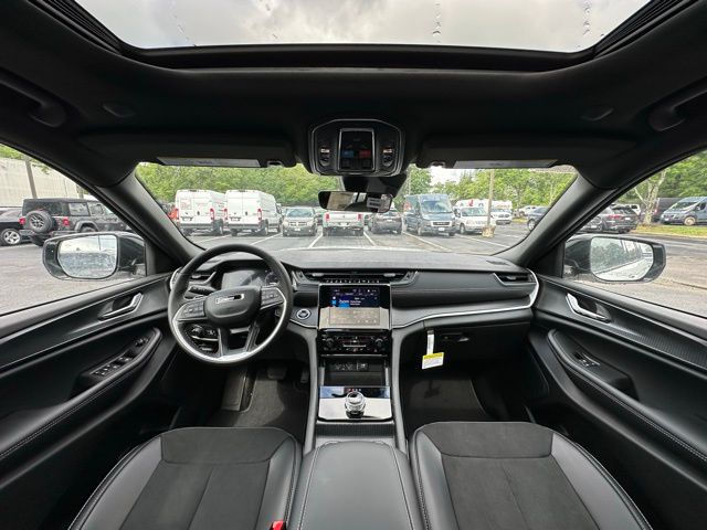 2025 Jeep Grand Cherokee Altitude X photo 3