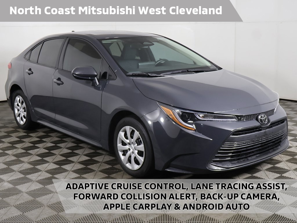 2024 Toyota Corolla LE's photo