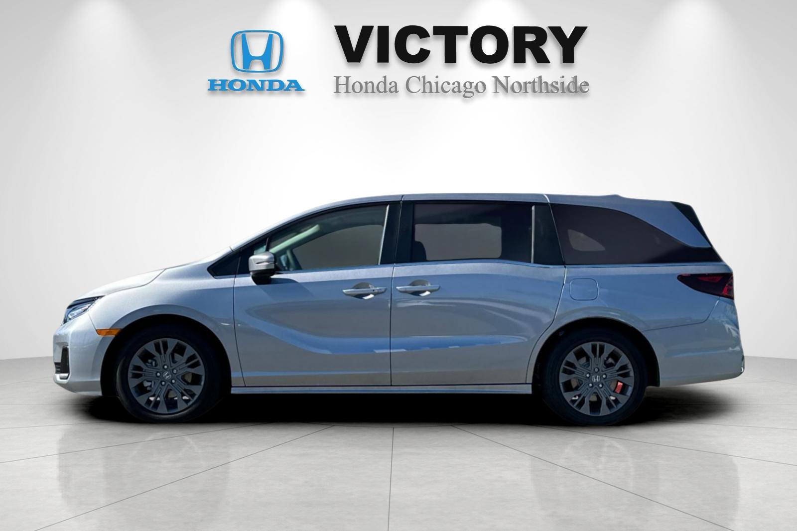 2026 Honda Odyssey Touring photo 2