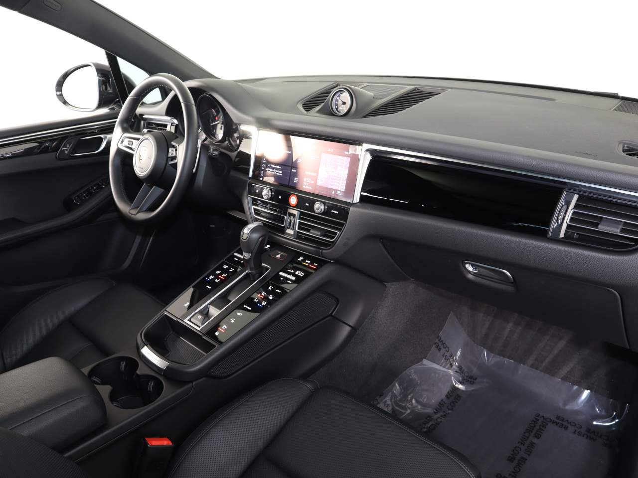 2023 Porsche Macan T photo 20