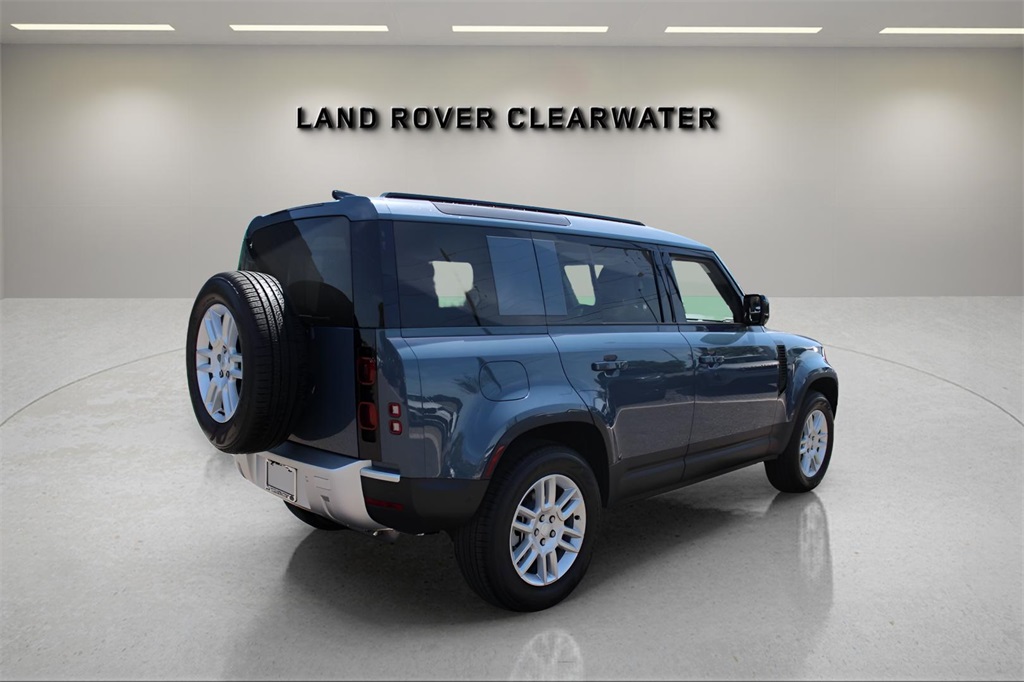 2025 Land Rover Defender 110 S photo 5