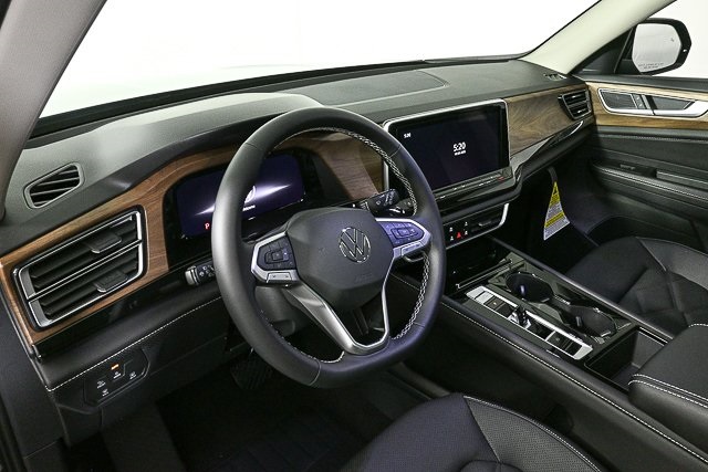 2026 Volkswagen Atlas SE Technology photo 4