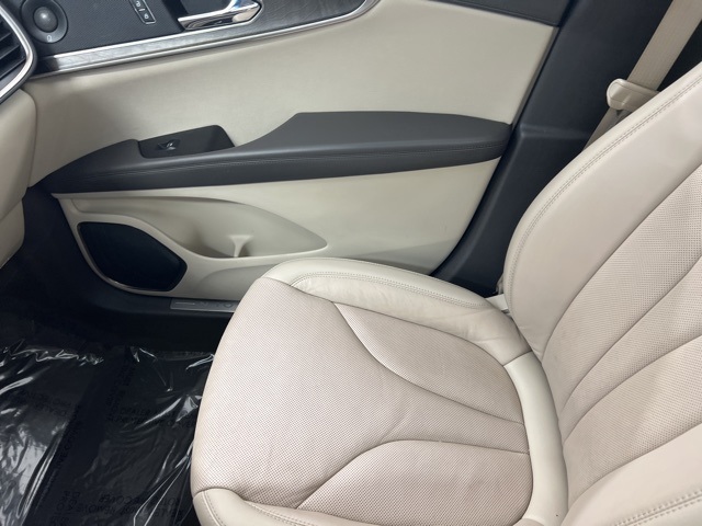2019 Lincoln Nautilus Reserve photo 14