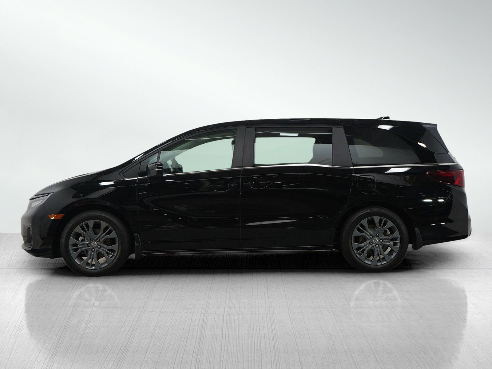 Used 2025 Honda Odyssey Touring with VIN 5FNRL6H83SB005404 for sale in Burnsville, Minnesota