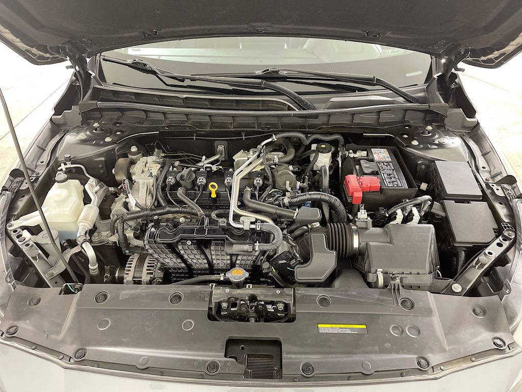 2022 Nissan Altima 2.5 SR photo 26