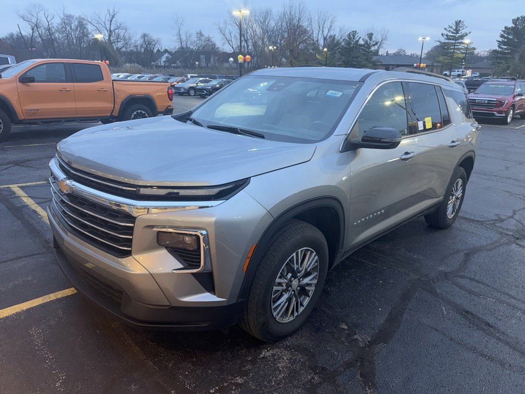 2025 Chevrolet Traverse 1LT photo 3