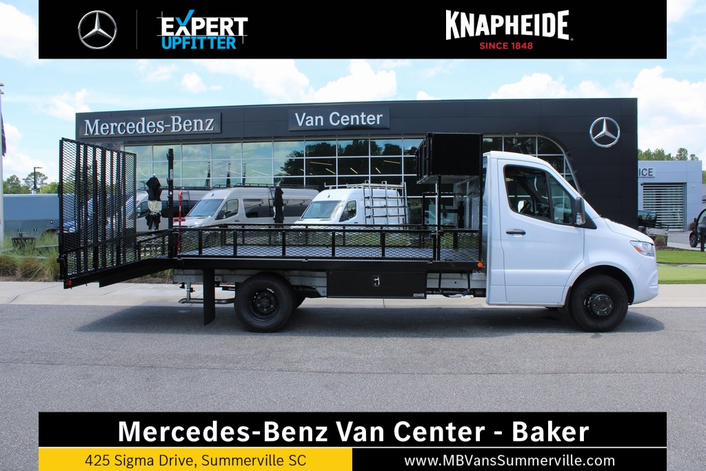 2024 Mercedes-Benz Sprinter Cab Chassis Base's photo
