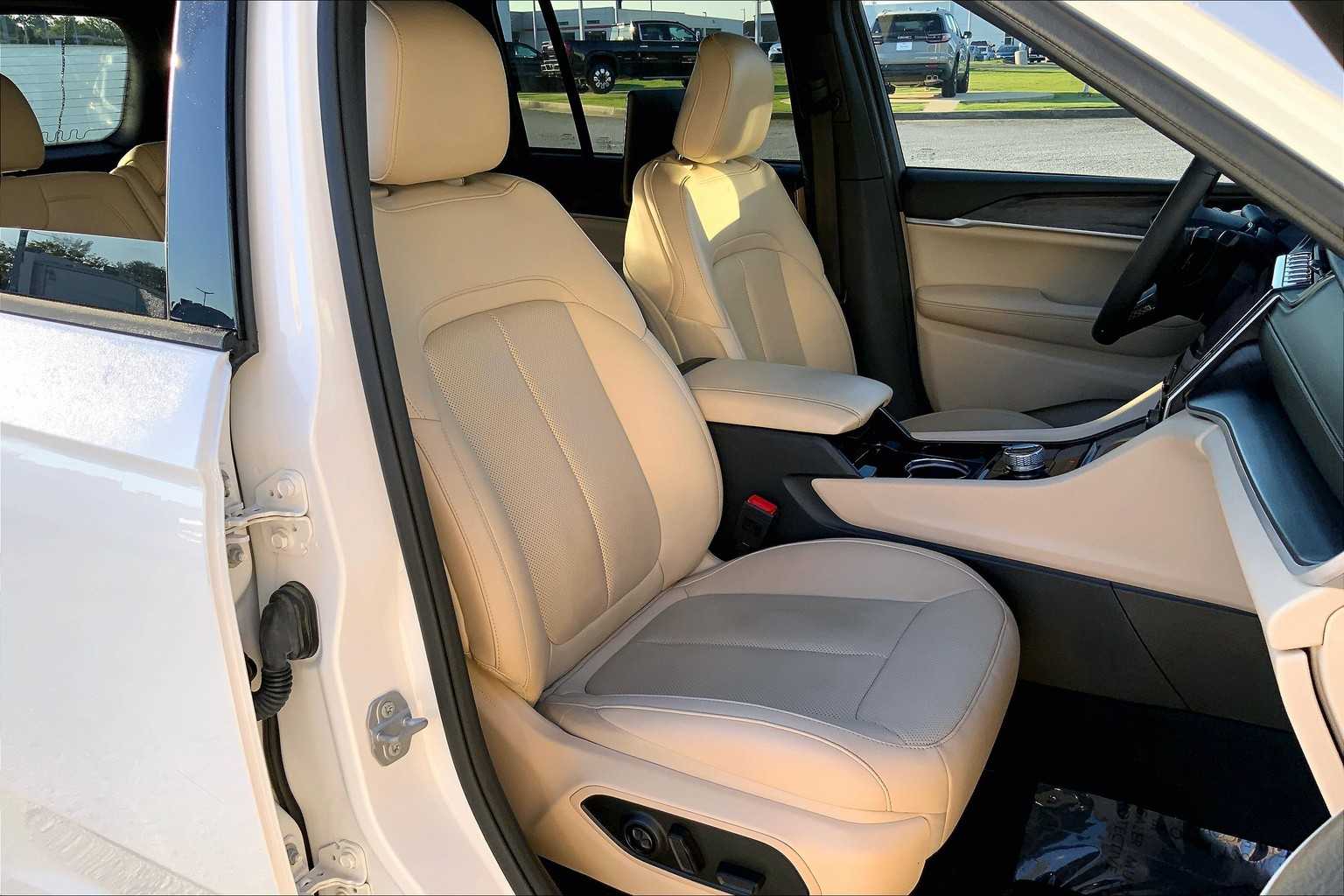 2023 Jeep Grand Cherokee Limited photo 8