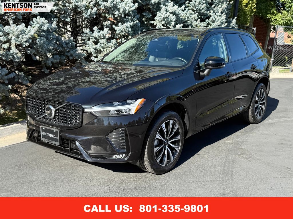 2025 Volvo XC60 B5 Plus photo 3