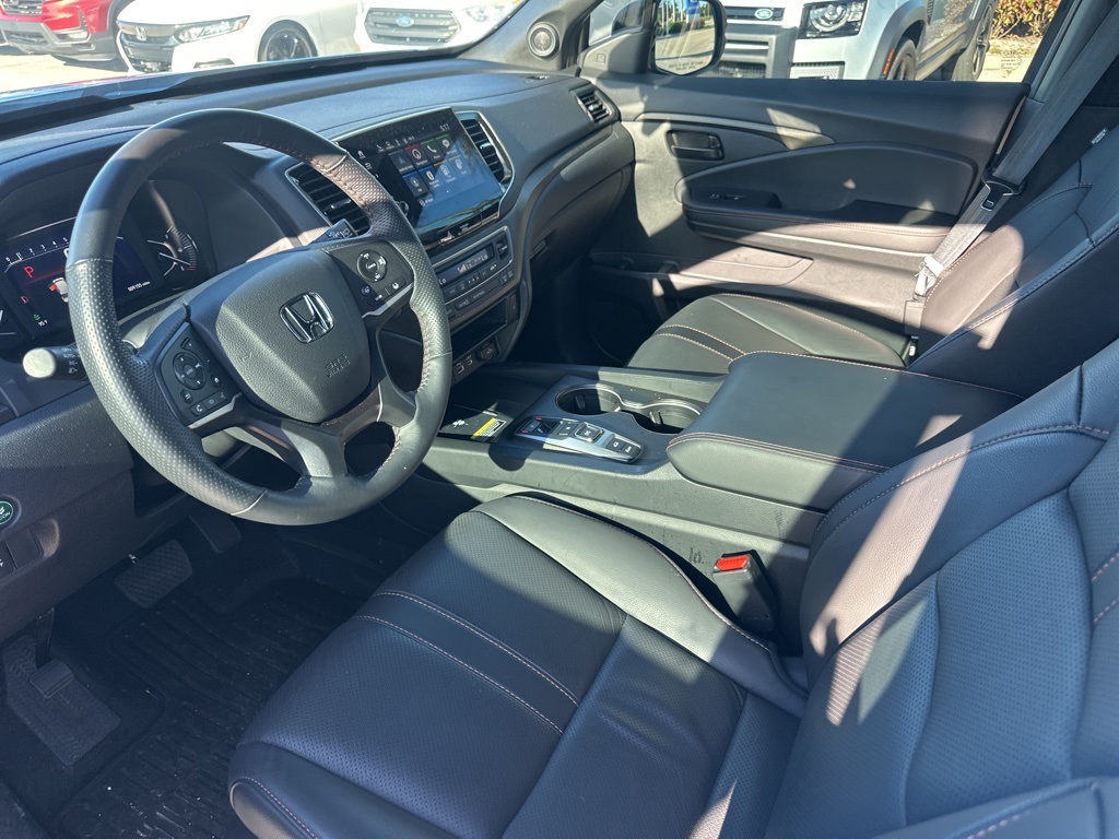 2025 Honda Passport TrailSport photo 2