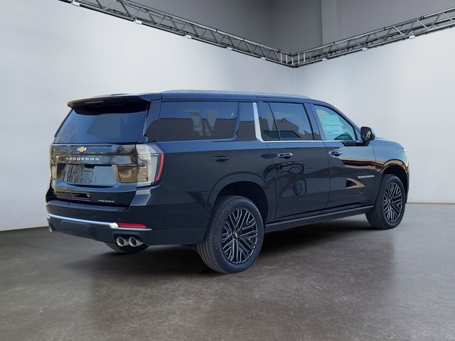 2025 Chevrolet Suburban Premier photo 3