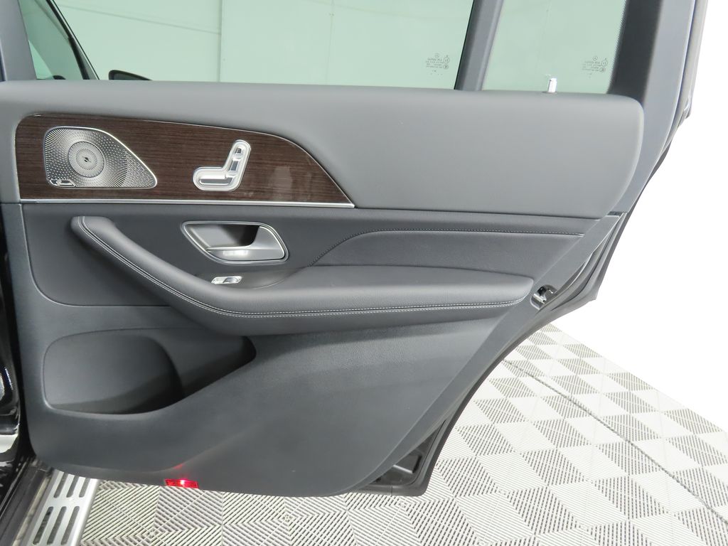 2025 Mercedes Benz GLS 450 4MATIC photo 28