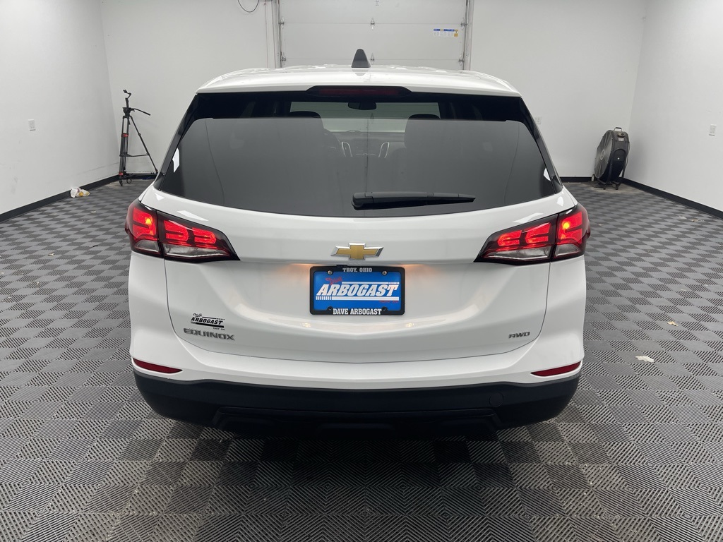 2022 Chevrolet Equinox LS photo 3