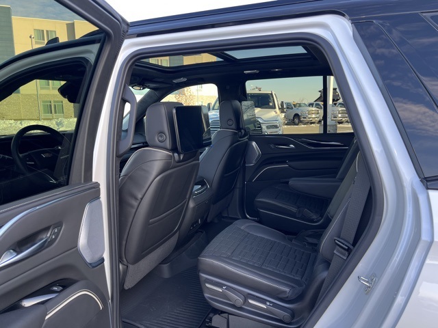 2024 Cadillac Escalade V-Series photo 21
